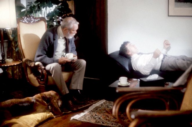 Lovesick - Filmfotos - John Huston, Dudley Moore