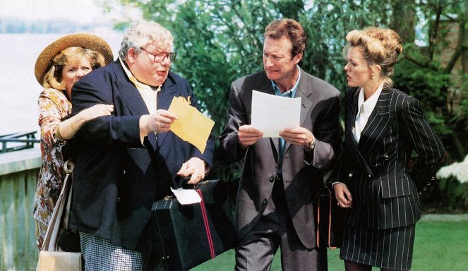 Blame It on the Bellboy - Photos - Richard Griffiths, Bryan Brown, Patsy Kensit