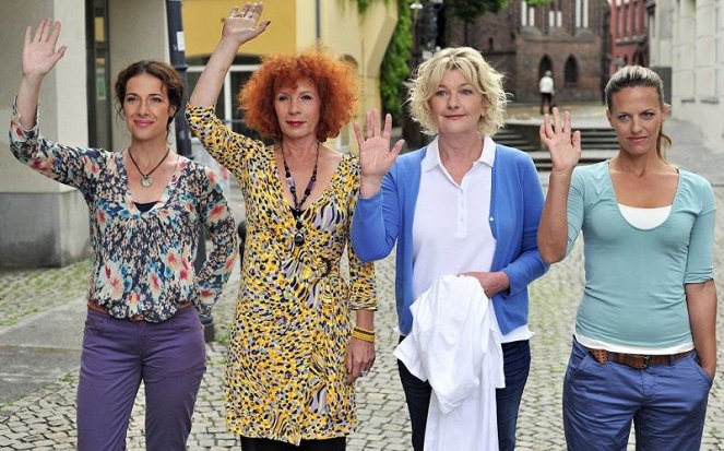 Die Dienstagsfrauen - Zwischen Kraut und Rüben - Kuvat elokuvasta - Clelia Sarto, Nina Hoger, Saskia Vester, Janna Striebeck