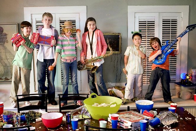 Yours, Mine and Ours - Photos - Tyler Patrick Jones, Dean Collins, Haley Ramm, Miranda Cosgrove, Andrew Vo, Slade Pearce
