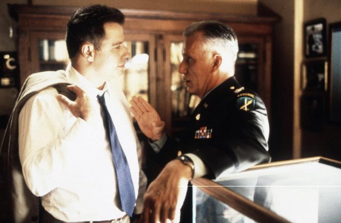 The General's Daughter - Van film - John Travolta, James Woods