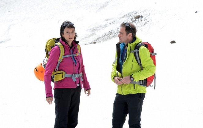 Tod in den Bergen - Filmfotos - Ursula Strauss, Felix Eitner