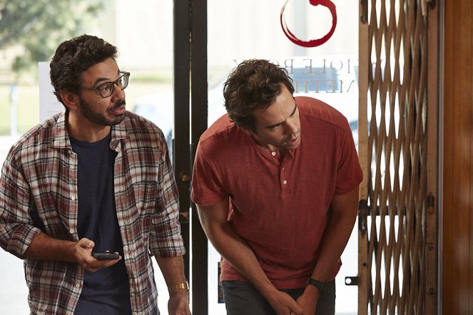 About a Boy - About an Angry Ex - Van film - Al Madrigal, David Walton