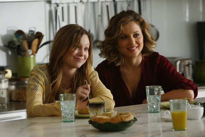 Allegiance - Pilot - Z filmu - Alexandra Peters, Margarita Levijeva