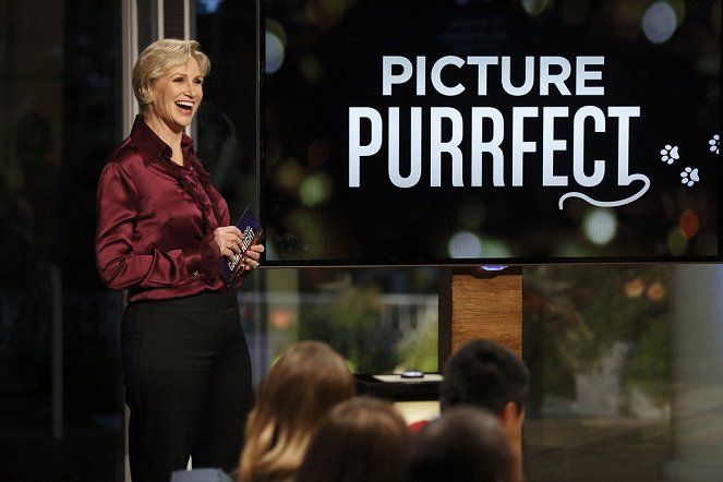 Hollywood Game Night - Photos - Jane Lynch