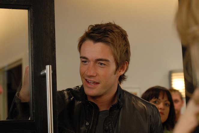 Lipstick Jungle - Chapter Two: Nothing Sacred - Photos - Robert Buckley