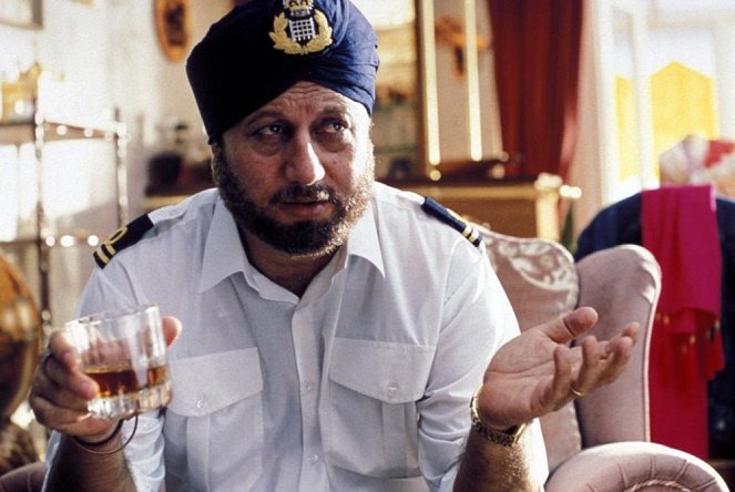 Joue-la comme Beckham - Film - Anupam Kher