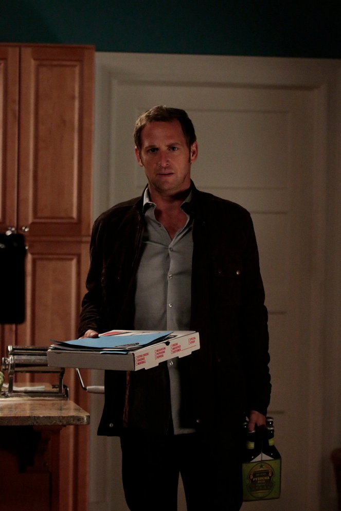 The Mysteries of Laura - The Mystery of the Frozen Foodie - Photos - Josh Lucas