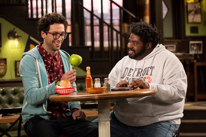 Undateable - The Move - Photos - Rick Glassman, Ron Funches