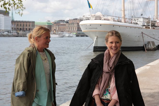 Vítejte ve Švédsku - Je třeba zapadnout - Z nakrúcania - Josephine Bornebusch, Hanna Alström