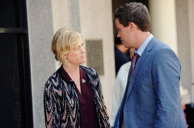 Welcome to Sweden - Season 1 - Separate Lives - Photos - Amy Poehler, Greg Poehler