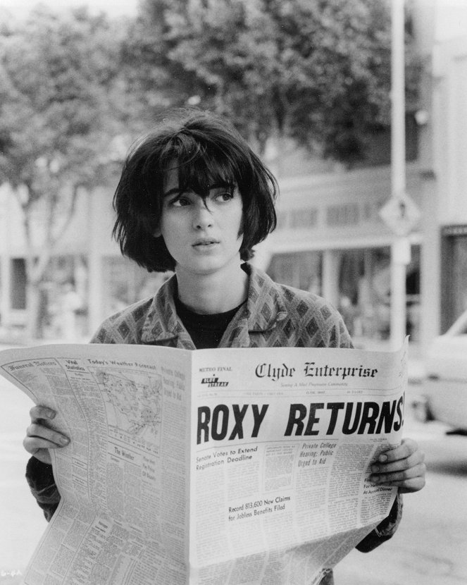 Welcome Home, Roxy Carmichael - Do filme - Winona Ryder