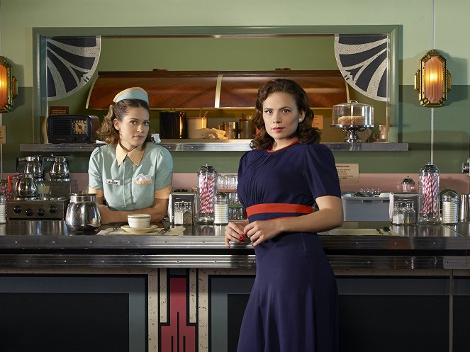 Agent Carter - Promoción - Lyndsy Fonseca, Hayley Atwell
