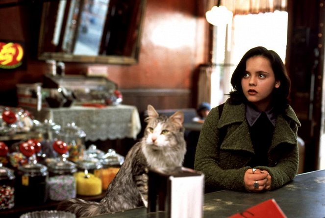 That Darn Cat - De la película - Christina Ricci
