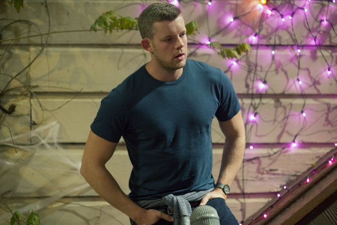 Looking - Looking for Gordon Freeman - Photos - Russell Tovey