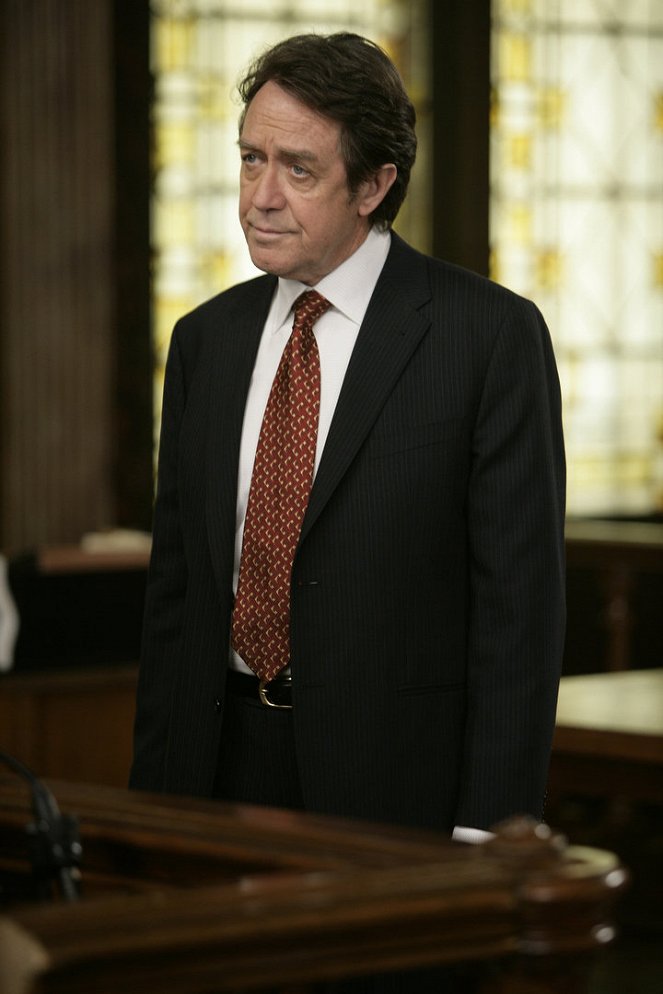 Law & Order: Special Victims Unit - Season 8 - Clock - Photos - Larry Pine