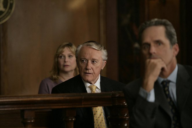 Law & Order: Special Victims Unit - Season 8 - Clock - Van film - Deborah Raffin, Robert Vaughn