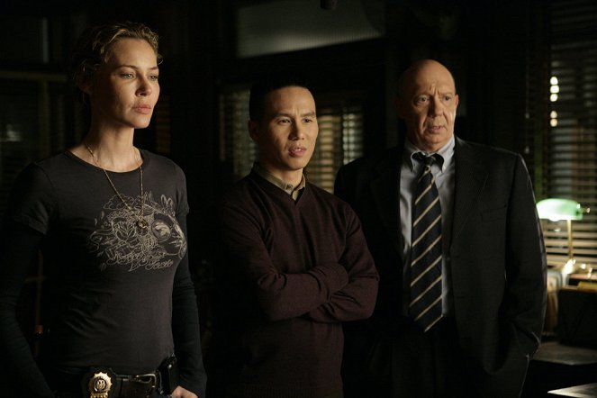 Law & Order: Special Victims Unit - Abrechnung - Filmfotos - Connie Nielsen, BD Wong, Dann Florek