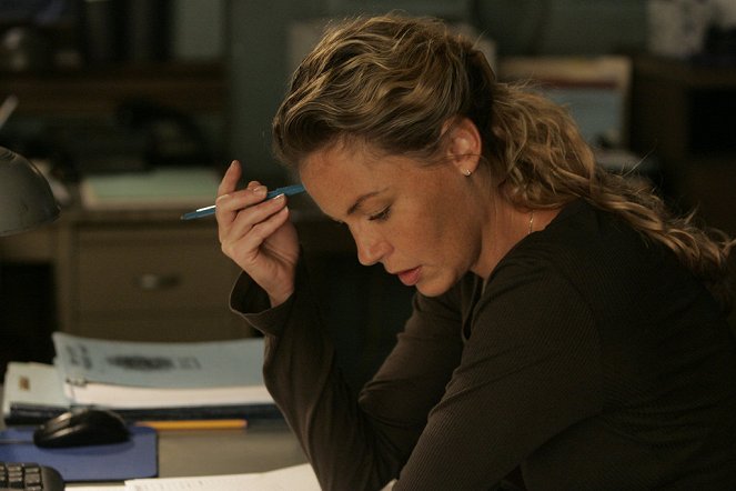 Law & Order: Special Victims Unit - Season 8 - Babystrich - Filmfotos - Connie Nielsen