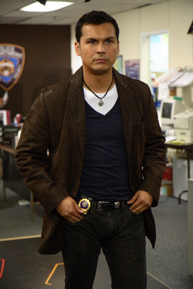 Law & Order: Special Victims Unit - Season 8 - Screwed - Photos - Adam Beach