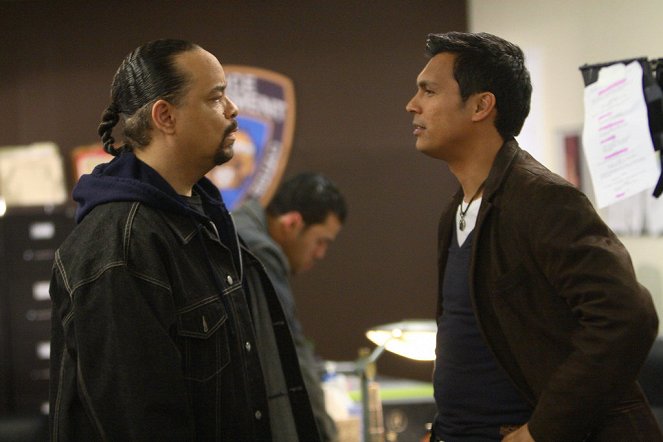 Law & Order: Special Victims Unit - Screwed - Photos - Ice-T, Adam Beach