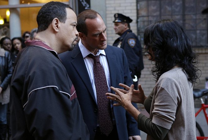 Law & Order: Special Victims Unit - Season 10 - Babes - Photos - Ice-T, Christopher Meloni