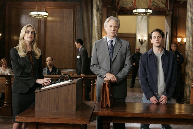 Law & Order: Special Victims Unit - Season 11 - Anchor - Photos - John Larroquette, Thomas Sadoski