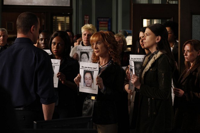 Law & Order: Special Victims Unit - Season 11 - P.C. - Photos - Kathy Griffin