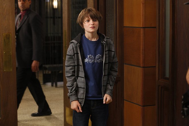 Law & Order: Special Victims Unit - Trophy - Photos - Charlie Tahan