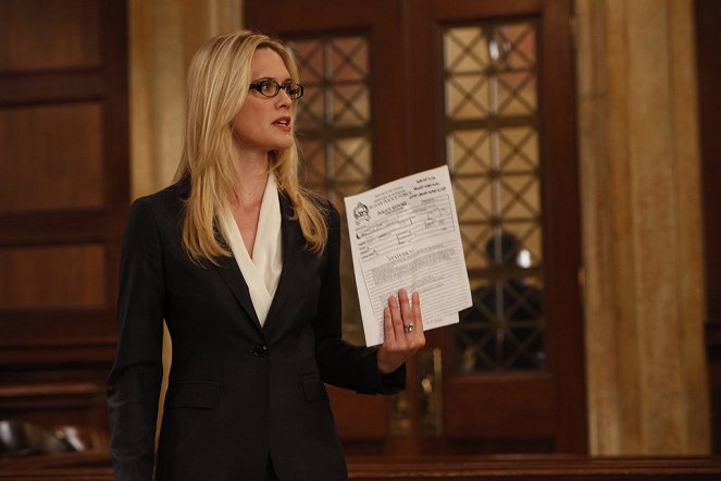 Law & Order: Special Victims Unit - Season 13 - Scorched Earth - Photos - Stephanie March