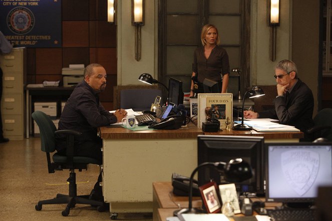 Law & Order: Special Victims Unit - Season 13 - Hausarrest - Filmfotos - Ice-T, Kelli Giddish, Richard Belzer