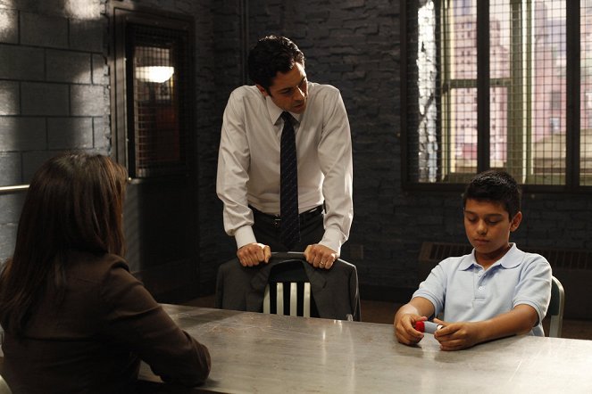 Law & Order: Special Victims Unit - Season 13 - Blood Brothers - Van film - Danny Pino
