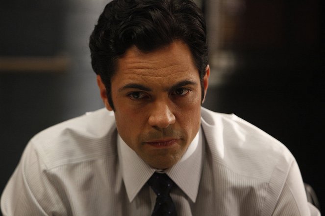 Law & Order: Special Victims Unit - Season 13 - Blood Brothers - Photos - Danny Pino
