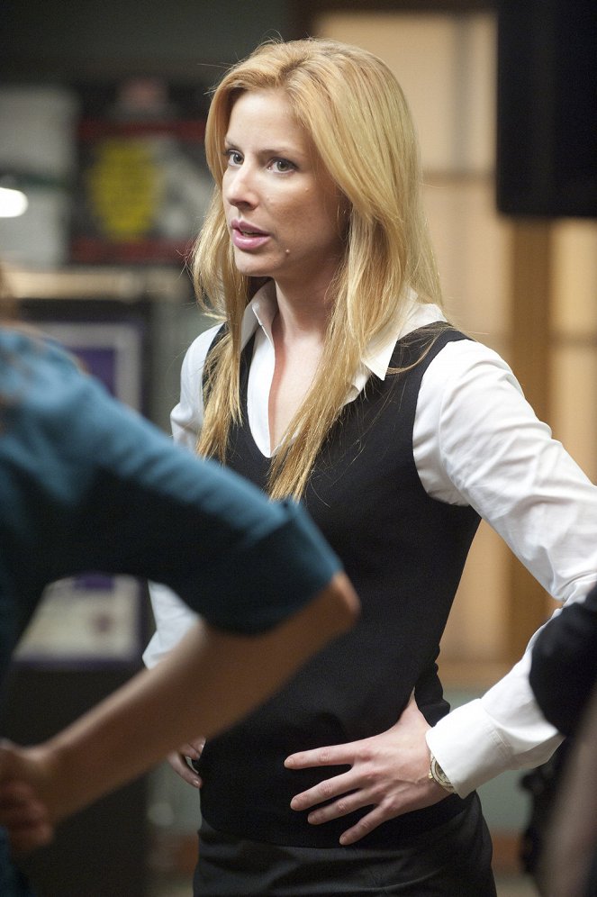 Law & Order: Special Victims Unit - Double Strands - Photos - Stephanie March