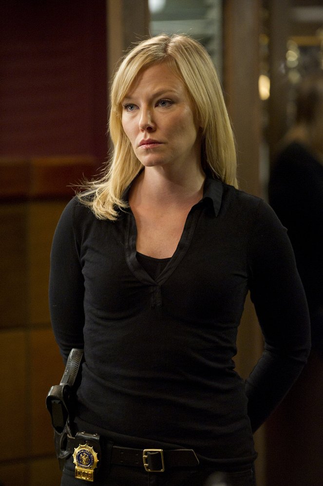 Law & Order: Special Victims Unit - Season 13 - Home Invasions - Photos - Kelli Giddish