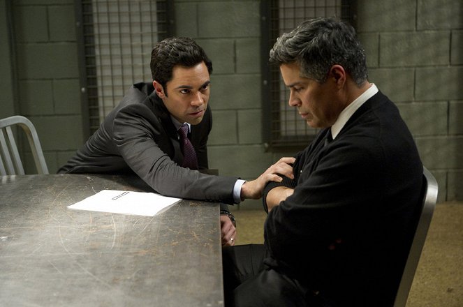 Law & Order: Special Victims Unit - Season 13 - Home Invasions - Photos - Danny Pino