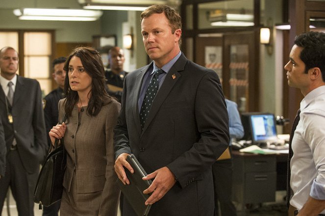 Law & Order: Special Victims Unit - Lost Reputation - Photos - Paget Brewster, Adam Baldwin
