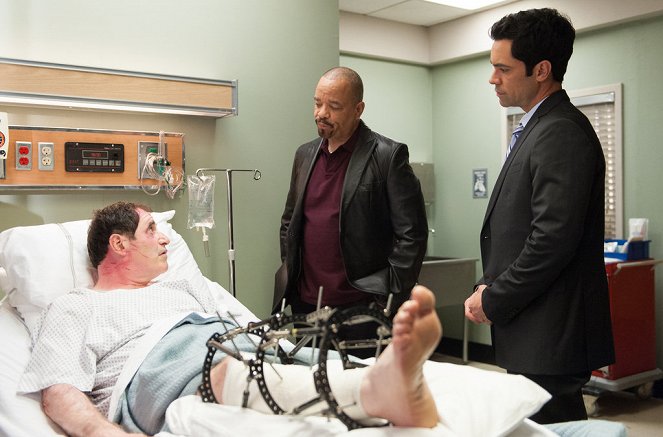 Law & Order: Special Victims Unit - Acceptable Loss - Photos - Richard Kind, Ice-T, Danny Pino