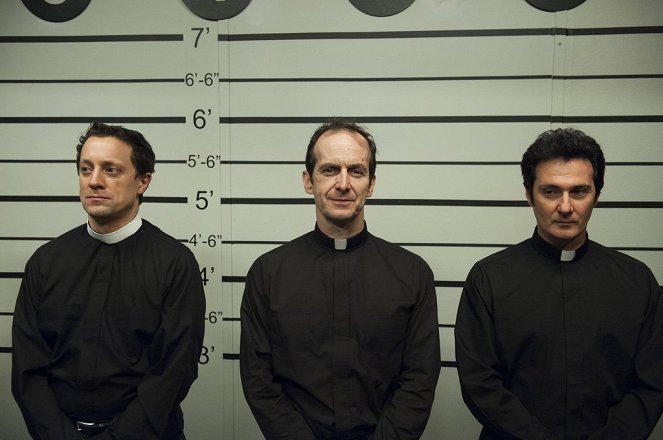 Law & Order: Special Victims Unit - Season 14 - Beichtgeheimnis - Filmfotos - Denis O'Hare