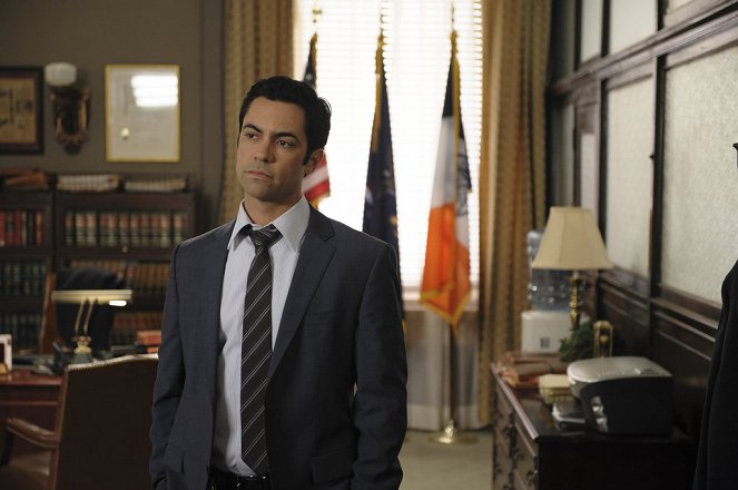 Law & Order: Special Victims Unit - Beautiful Frame - Photos - Danny Pino