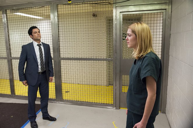 Law & Order: Special Victims Unit - Beautiful Frame - Van film - Danny Pino, Yvonne Zima