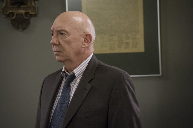 Law & Order: Special Victims Unit - Girl Dishonored - Photos - Dann Florek