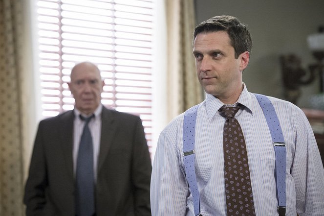 Law & Order: Special Victims Unit - Girl Dishonored - Photos - Raúl Esparza