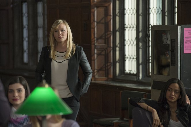 Law & Order: Special Victims Unit - Girl Dishonored - Photos - Kelli Giddish
