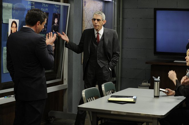 Law & Order: Special Victims Unit - Traumatic Wound - Van film - Richard Belzer