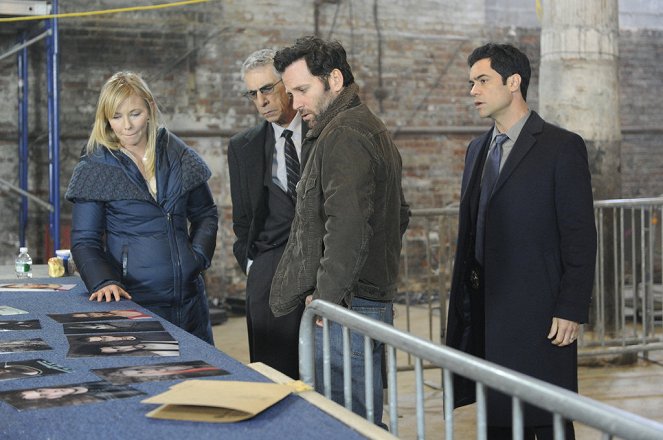 Law & Order: Special Victims Unit - Traumatic Wound - Photos - Kelli Giddish, Richard Belzer, Eion Bailey, Danny Pino