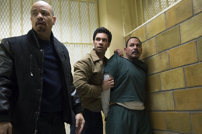 Law & Order: Special Victims Unit - Poisoned Motive - Van film - Ice-T, Danny Pino, Emilio Rivera