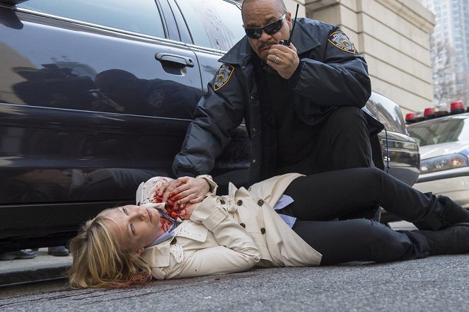 Law & Order: Special Victims Unit - Poisoned Motive - Van film - Kelli Giddish