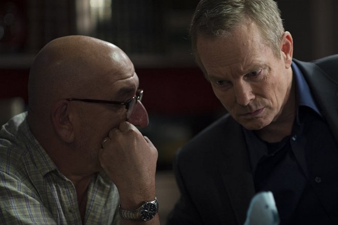 Law & Order: Special Victims Unit - Season 15 - Imprisoned Lives - Photos - Bill Irwin