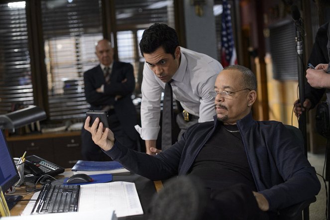 Law & Order: Special Victims Unit - Season 15 - Imprisoned Lives - Photos - Danny Pino, Ice-T